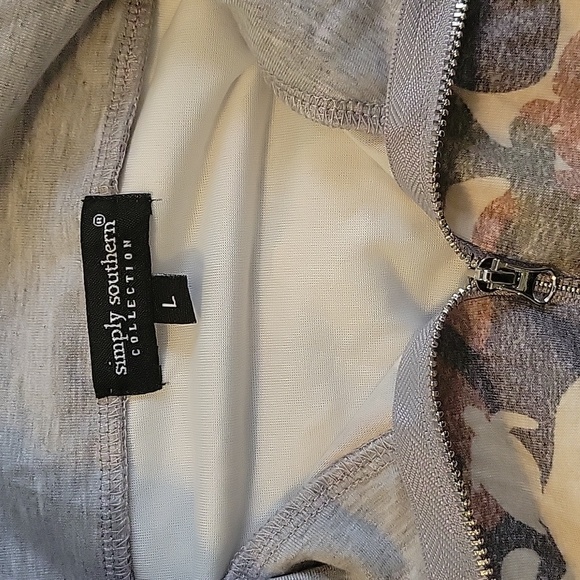 Simply Southern lightweight 1/4 zip. - Picture 4 of 5